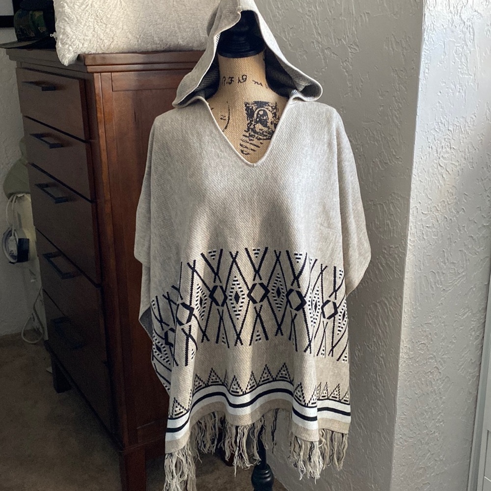 Hooded poncho